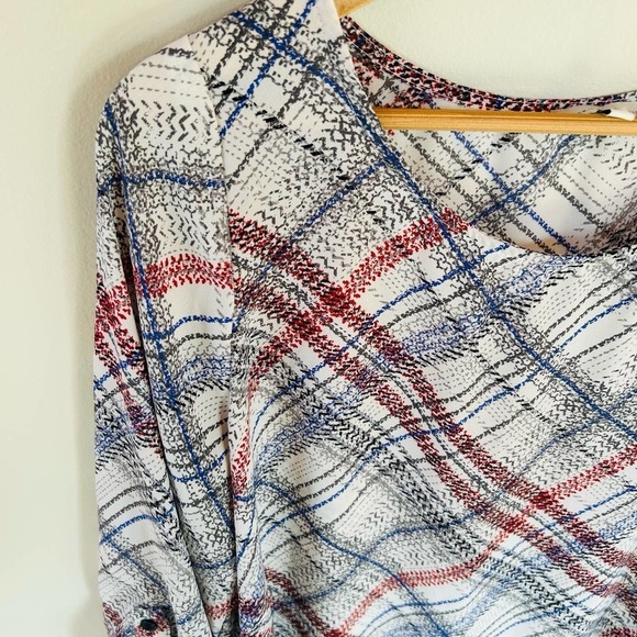 Urban Outfitters skies are blue size L white blue red plaid top 3/4 sleeves - Picture 4 of 5